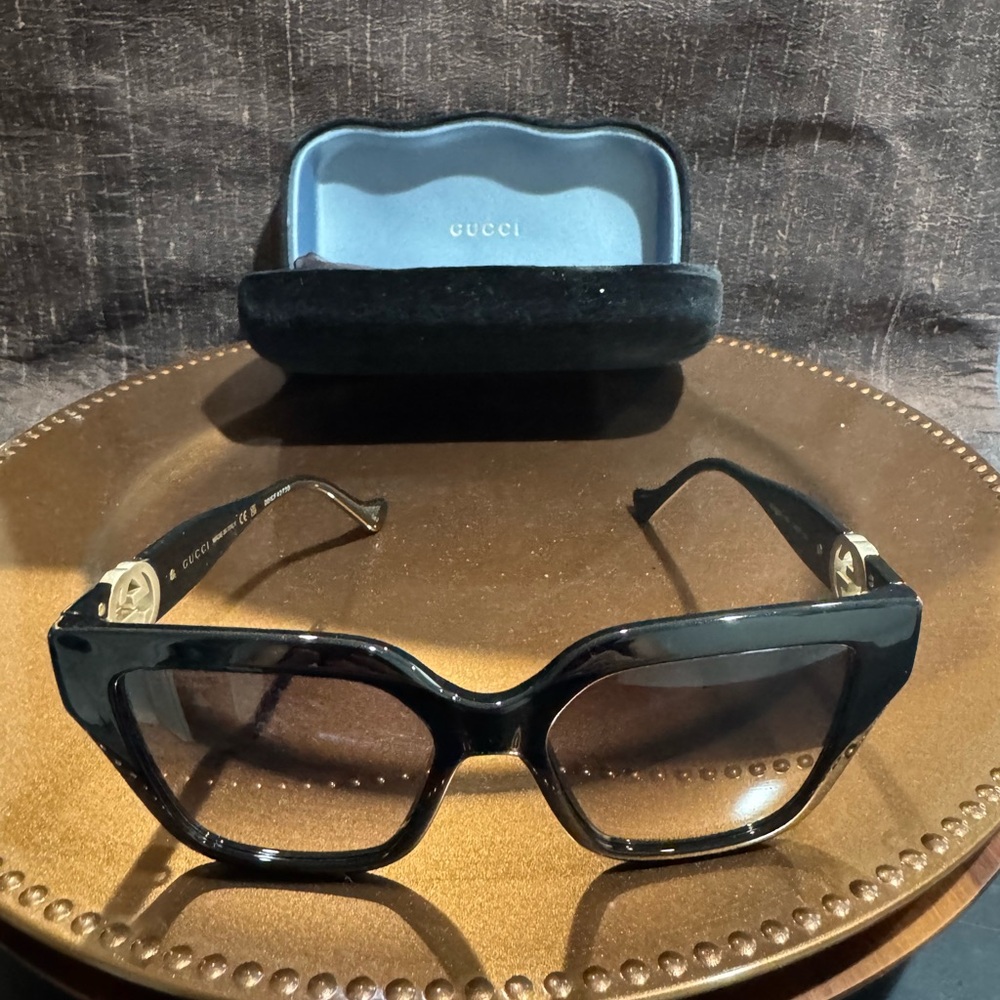 Gucci Black Square Sunglasses - Picture 6 of 8